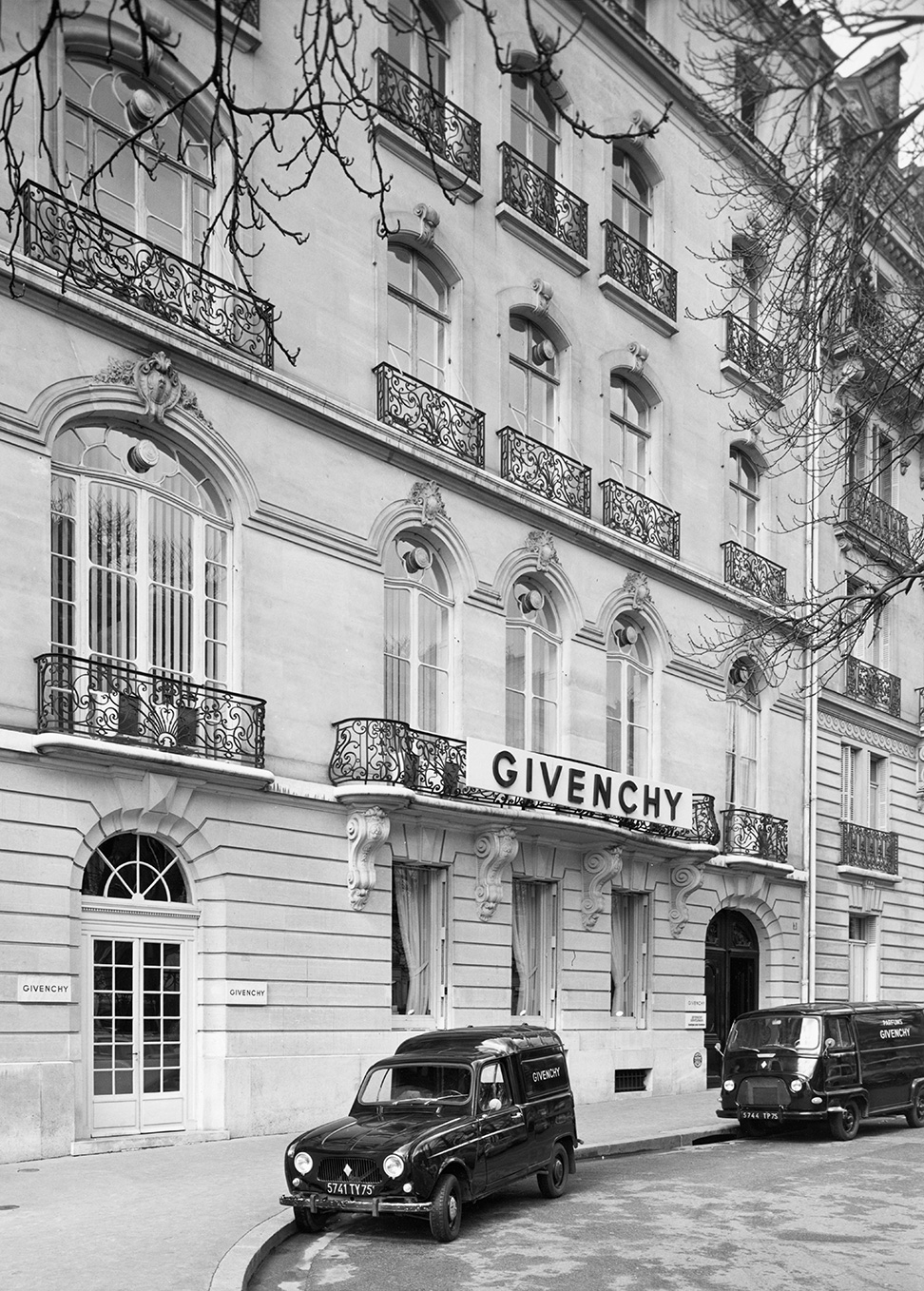 1950年代，Givenchy落址于巴黎乔治第五大道 © Givenchy